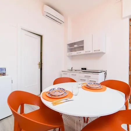 Estate4home - Casa Laura 4*