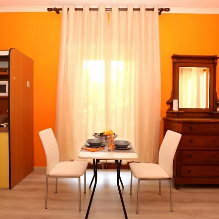 Casa de hóspedes Estate4home - Casa Laura 4*