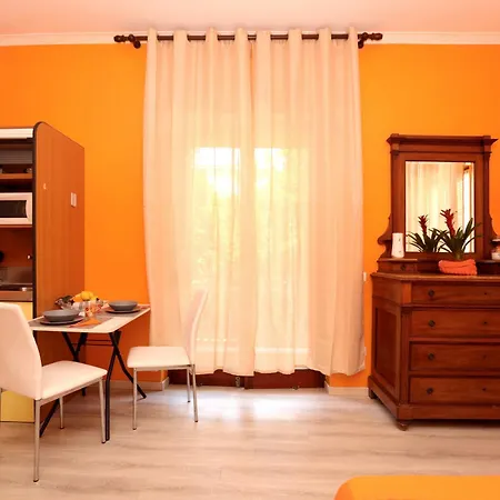 Estate4home - Casa Laura 4*