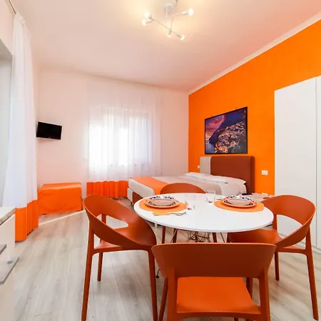 Pensjonat Estate4home - Casa Laura 4*