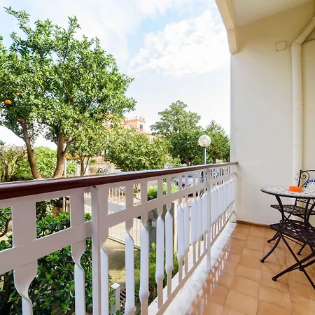 Estate4home - Casa Laura Pensjonat 4*